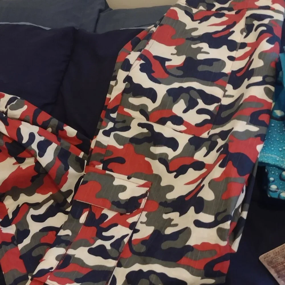 Clothes - Picture 6 of 16